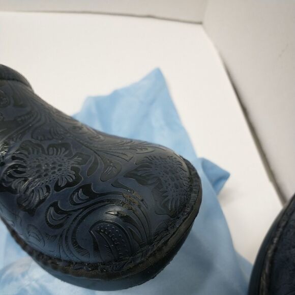 BOC Born Concept Peggy Clogs Blue Floral Embossed Nursing Size 7.5M Womens - Picture 8 of 10